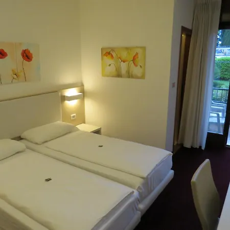Claudia 3* Torbole Sul Garda